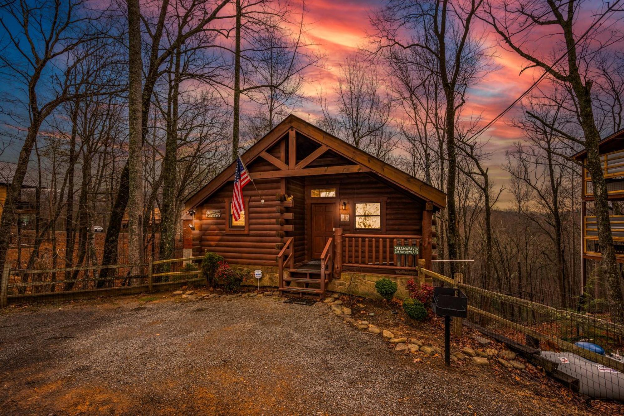 Log Cabin, Hot Tub, Fireplace, Pool Table & Views! Sevierville Εξωτερικό φωτογραφία
