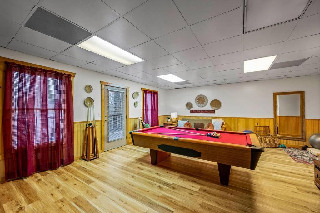 Log Cabin, Hot Tub, Fireplace, Pool Table & Views! Sevierville Εξωτερικό φωτογραφία