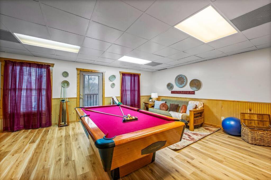 Log Cabin, Hot Tub, Fireplace, Pool Table & Views! Sevierville Εξωτερικό φωτογραφία