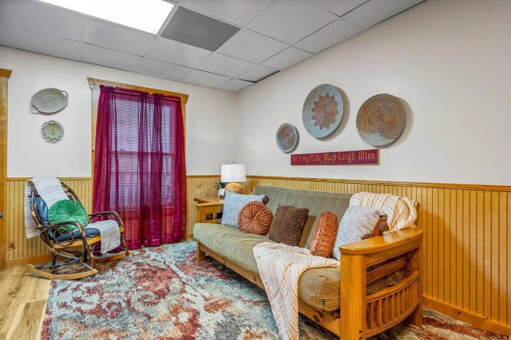 Log Cabin, Hot Tub, Fireplace, Pool Table & Views! Sevierville Εξωτερικό φωτογραφία