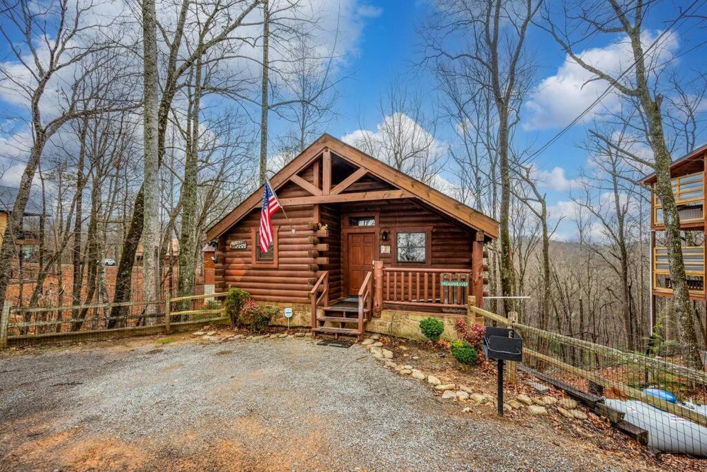 Log Cabin, Hot Tub, Fireplace, Pool Table & Views! Sevierville Εξωτερικό φωτογραφία