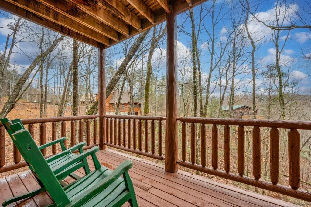 Log Cabin, Hot Tub, Fireplace, Pool Table & Views! Sevierville Εξωτερικό φωτογραφία